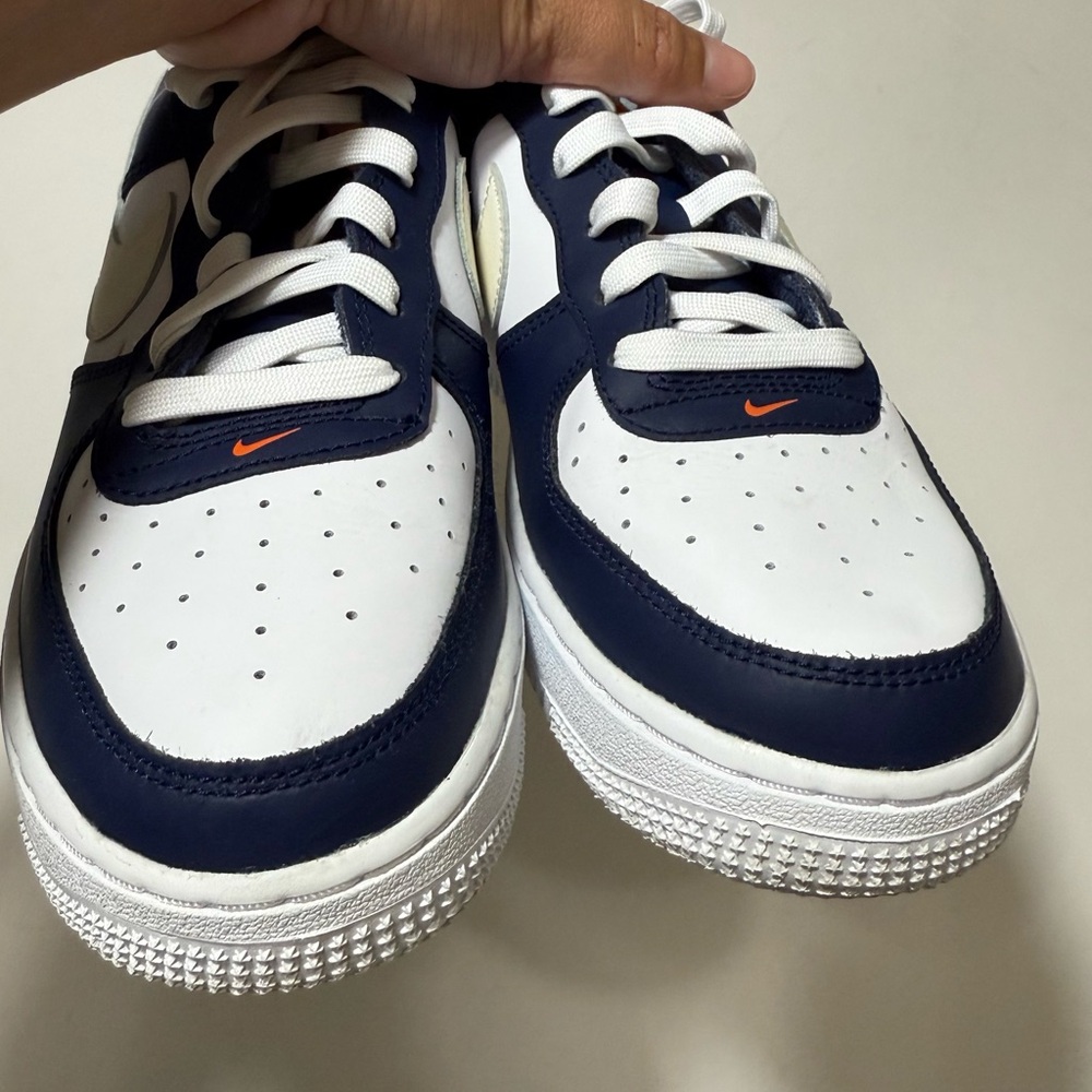 Nike Grade School Size 6.5Y Air Force 1 Low ‘UV Reactive’ - Picture 10 of 15